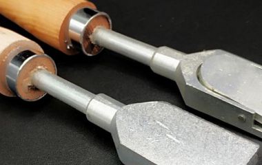 Шабрение металлических поверхностей вручную: когда оно нужно и как делать правильно