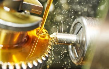 Безопасная работа с жидкостями для металлообработки