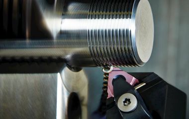 Нанесение резьбы